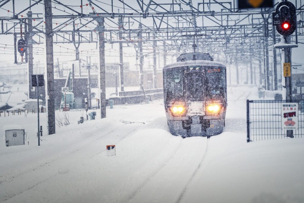 train, snowstorm, snow, nature, winter, northern lake biwa, japan-6907884.jpg